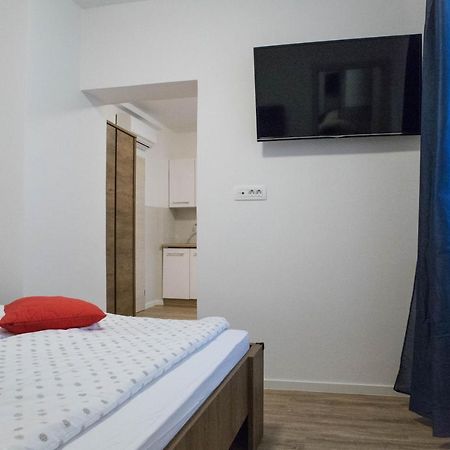 Jantar Apartmaji نوفو ميستو المظهر الخارجي الصورة