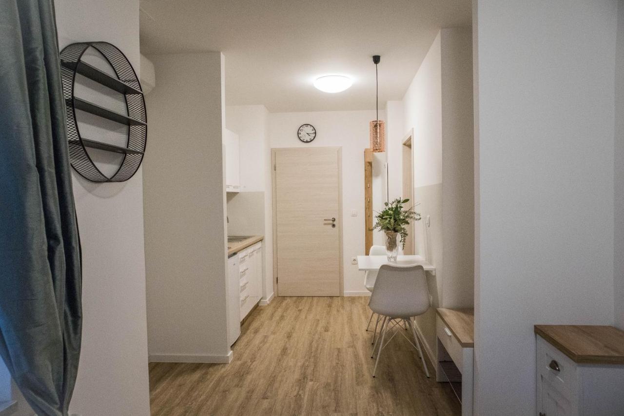 Jantar Apartmaji نوفو ميستو المظهر الخارجي الصورة