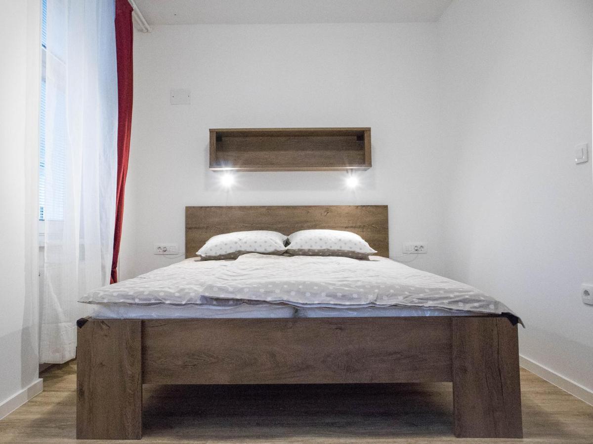 Jantar Apartmaji نوفو ميستو المظهر الخارجي الصورة