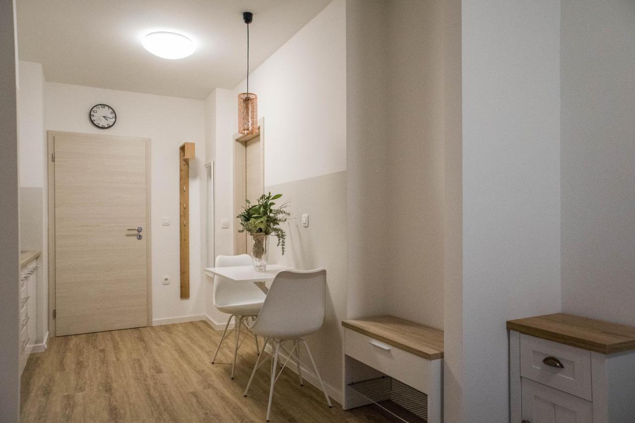 Jantar Apartmaji نوفو ميستو المظهر الخارجي الصورة