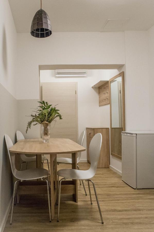 Jantar Apartmaji نوفو ميستو المظهر الخارجي الصورة