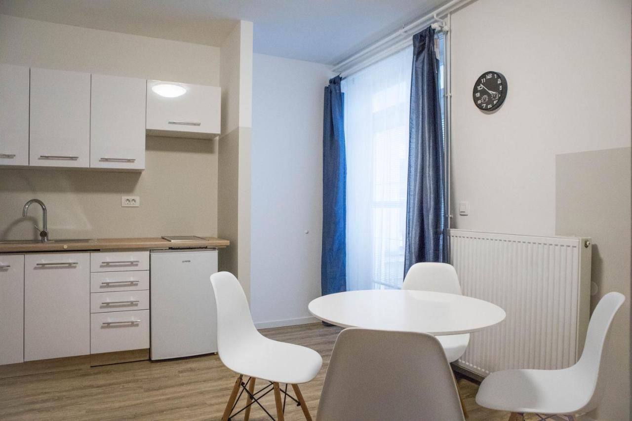 Jantar Apartmaji نوفو ميستو المظهر الخارجي الصورة